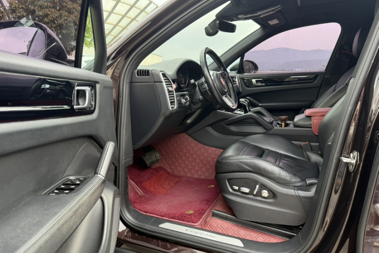 保时捷 2018款 Cayenne 3.0T中控内饰7003