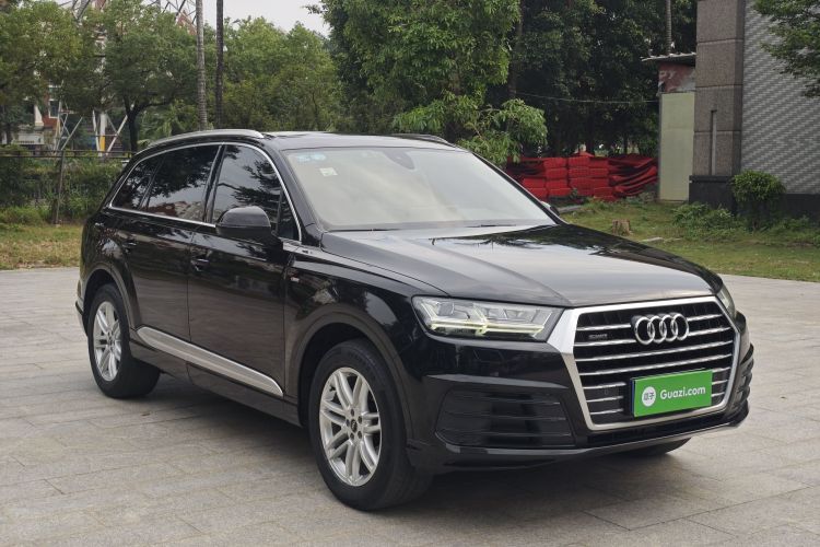 奥迪Q7 2018款 40 TFSI S line运动型车身外观6002