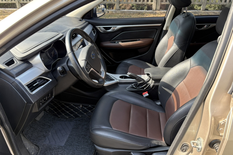 吉利汽车 远景 2018款 1.5L 自动幸福版中控内饰7001