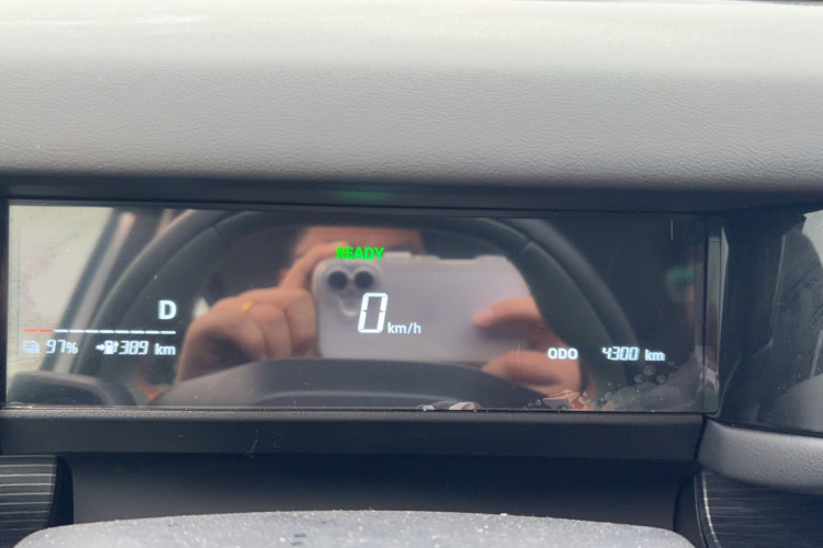 奇瑞iCAR 03 2024款 401km 两驱标准悦潮版局部细节14