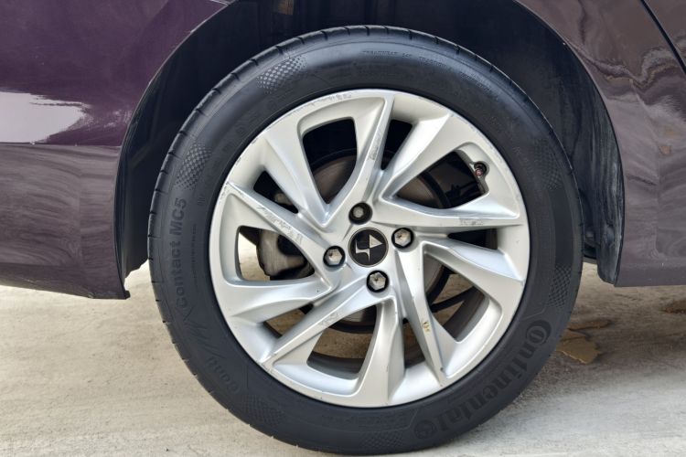 DS 5LS 2016款 1.6T 风尚版THP160车身外观6007