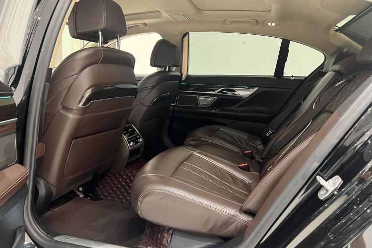 宝马7系 2019款 730Li 豪华套装中控内饰7006