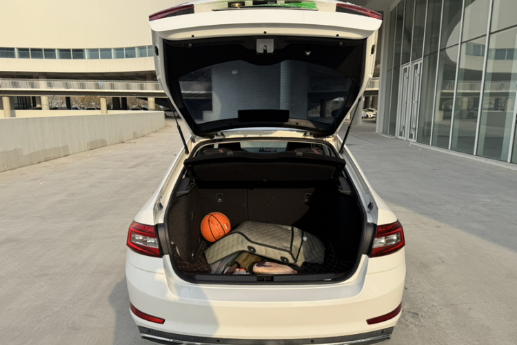 斯柯达 明锐 2018款 1.6L 自动豪华版局部细节23