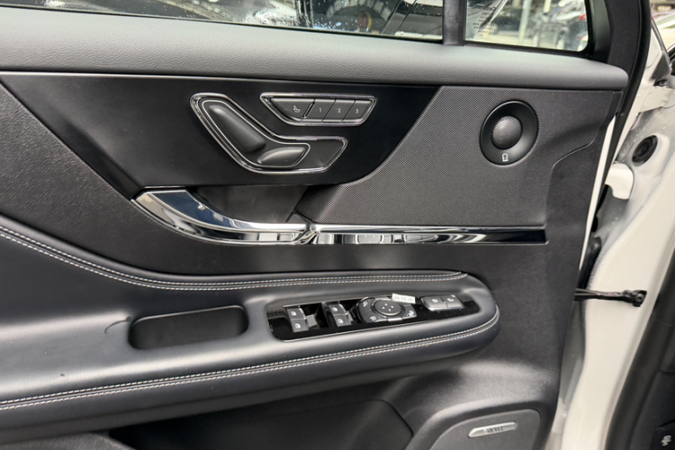 林肯 冒险家新能源 2021款 PHEV 四驱e雅版中控内饰7005