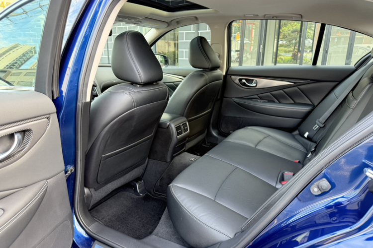 英菲尼迪Q50L 2018款 2.0T 逸享版 国VI中控内饰7005