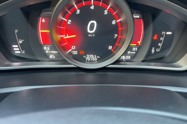 沃尔沃V40 2017款 T3 智逸版中控内饰15