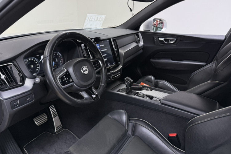 沃尔沃XC60 2018款 T5 四驱智远运动版中控内饰7004