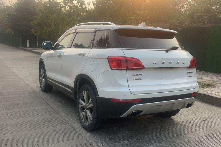 哈弗H6 Coupe 2015款 蓝标 2.0T 自动两驱精英型车身外观6006