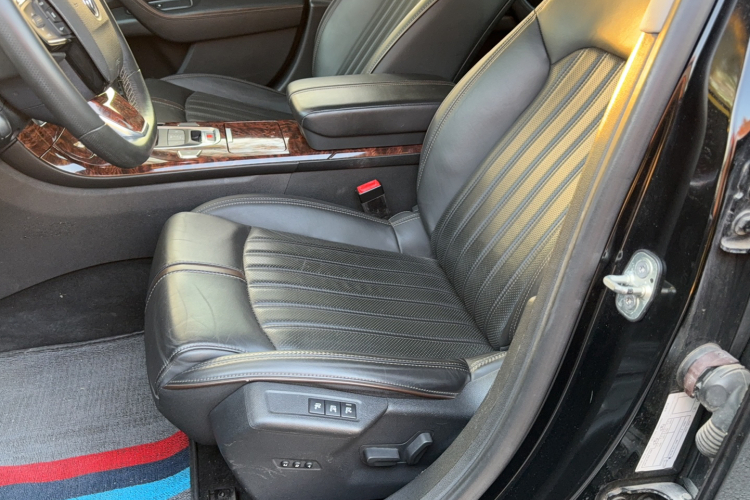 东风风神 东风A9 2016款 1.8T 尊贵型局部细节19