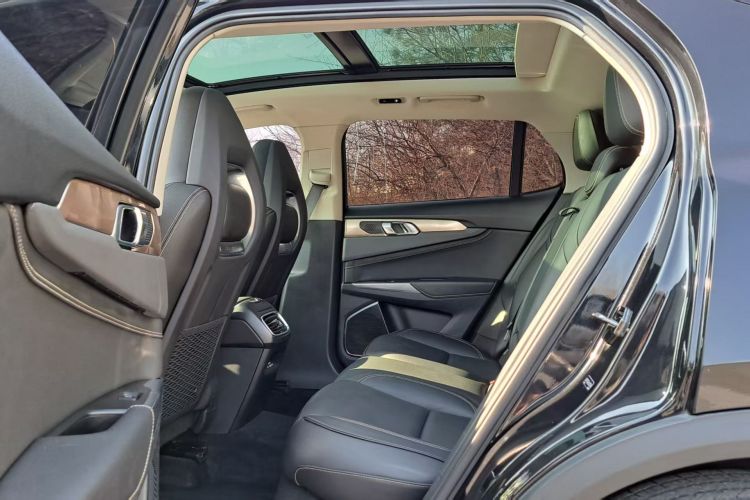 领克01 2017款 2.0T 两驱型Pro版中控内饰7002