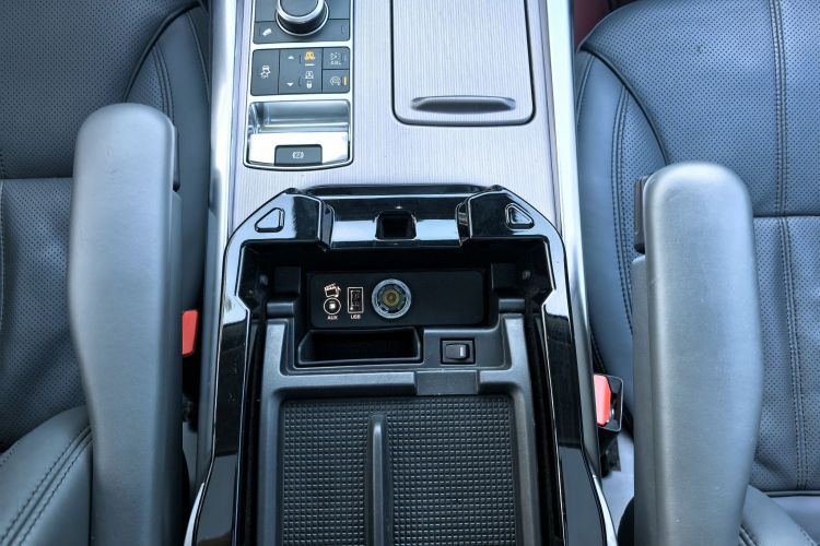 路虎 揽胜运动版 2014款 3.0 SC V6 HSE局部细节9010