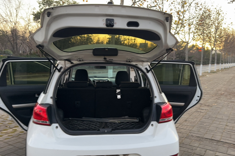 哈弗H1 2017款 红标 1.5L AMT舒适型局部细节23