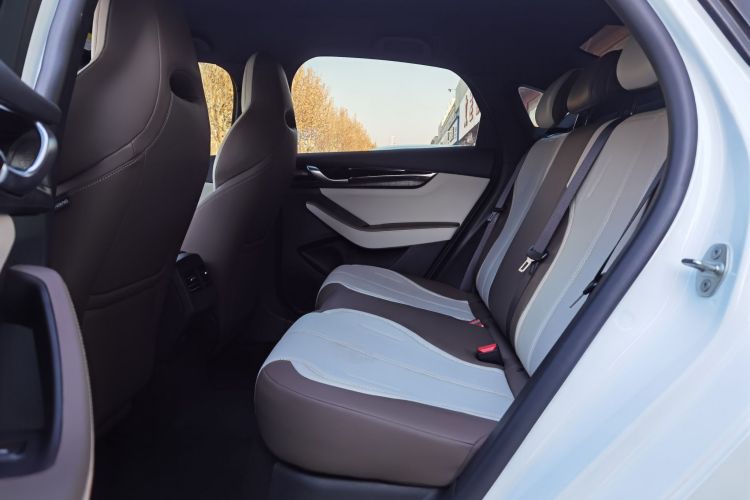 比亚迪 秦PLUS 2024款 荣耀版 DM-i 55KM领先型中控内饰7002