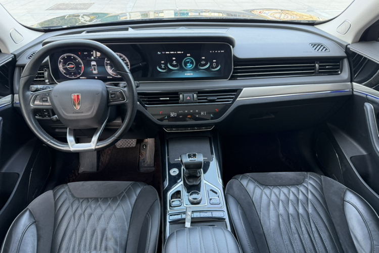 红旗HS5 2022款 改款 2.0T 智联旗享版中控内饰7005