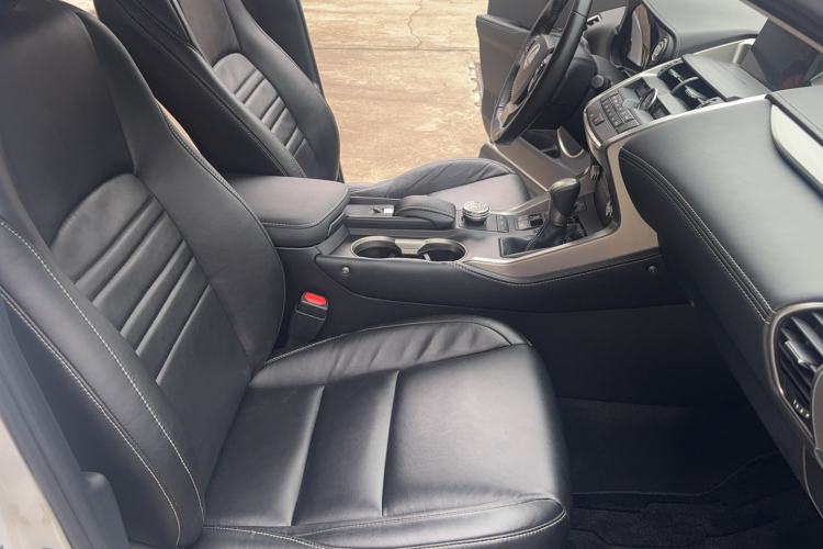 雷克萨斯NX 2015款 200 前驱 锋行版局部细节41