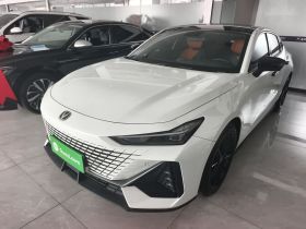 长安UNI-V 2022款 1.5T 尊贵型