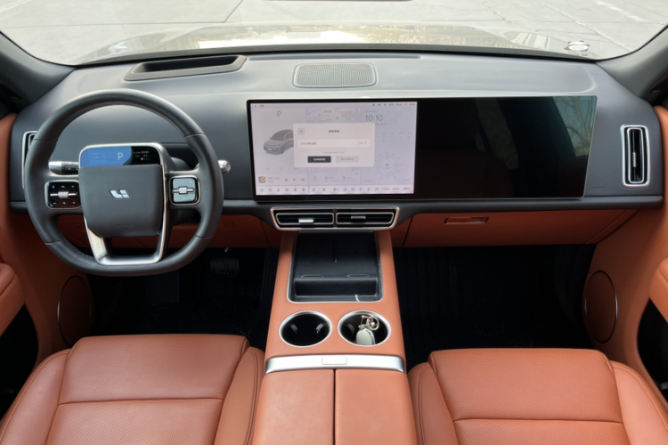 理想汽车 理想L8 2023款 Pro中控内饰7004