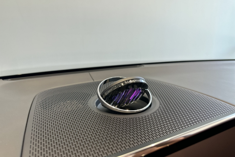 鸿蒙智行 尊界S800 2025款 增程 星辉行政版 4座中控内饰7005