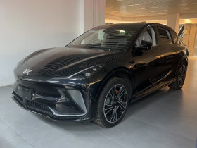 智己汽车 智己LS7 2023款 100kWh Lux四驱版