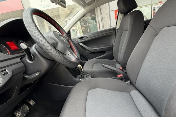 大众 捷达 2015款 1.6L 自动时尚型中控内饰7002