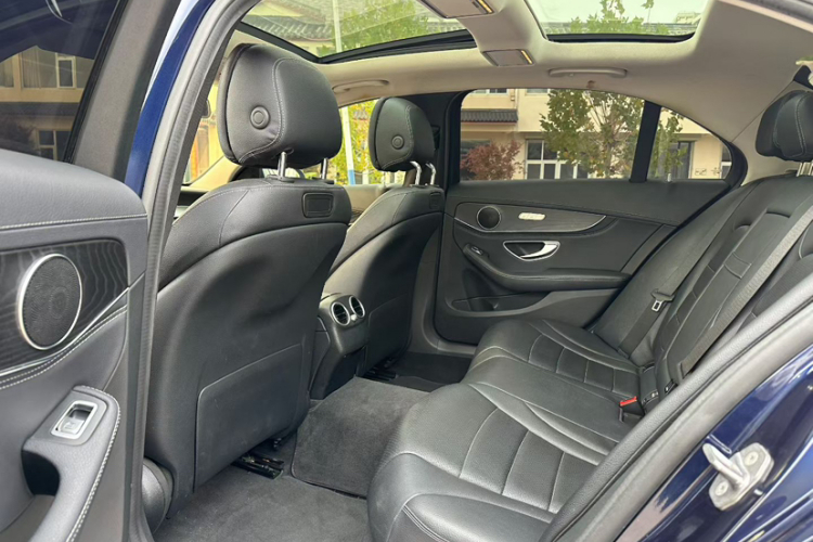 奔驰C级 2016款 C 200 L 运动型中控内饰7002