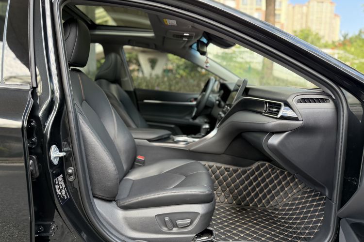 丰田 凯美瑞 2023款 2.5G 豪华版中控内饰7004