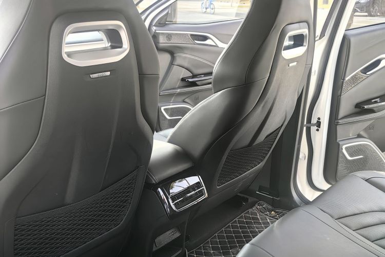 哪吒汽车 哪吒U 2021款 Pro 500 环球版中控内饰7007