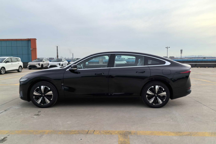 长安启源A07 2025款 蓝鲸增程版 140精英型车身外观6003