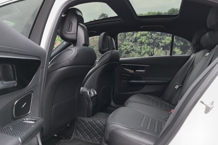 奔驰C级 2022款 改款 C 260 L 运动版中控内饰7003