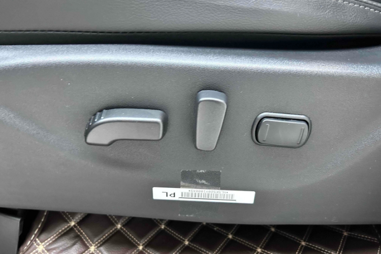 日产 途达 2020款 2.5L XV 4WD 自动四驱旗舰版中控内饰7005