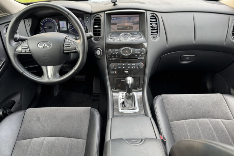 英菲尼迪QX50 2015款 2.5L 舒适版中控内饰7006