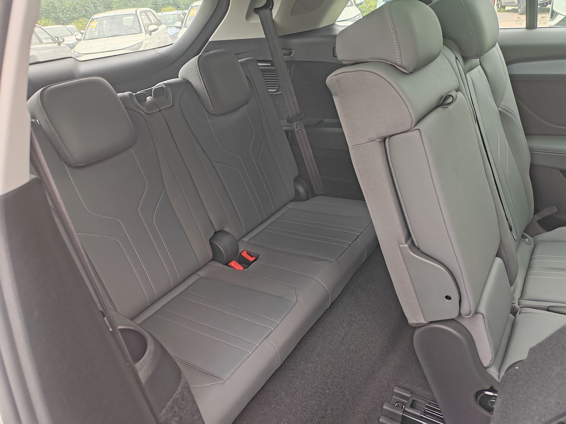 奥迪Q5 e-tron 2023款 40 e-tron 星耀型 锦衣套装