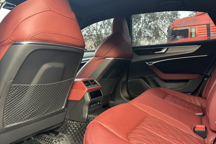 奥迪A7L 2024款 45 TFSI quattro S-line 黑武士版中控内饰7007