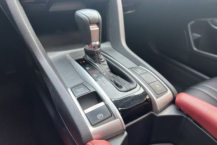 本田 思域 2019款 220TURBO CVT劲动版 国VI中控内饰7005