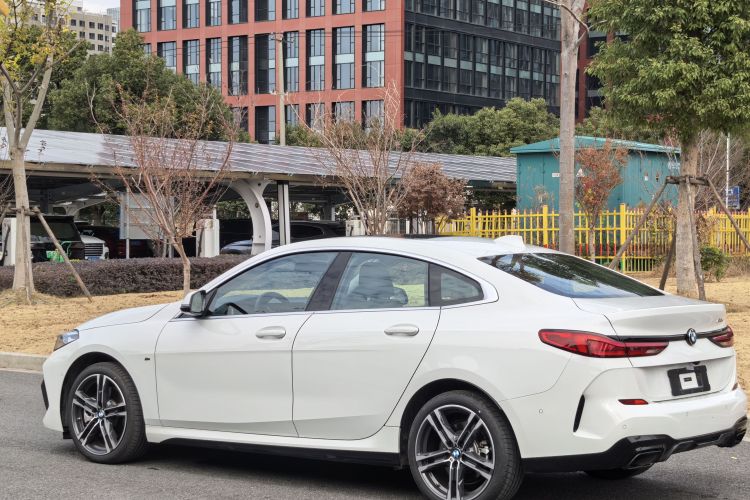 宝马2系(进口) 2023款 225i 四门轿跑车 M运动套装车身外观6006