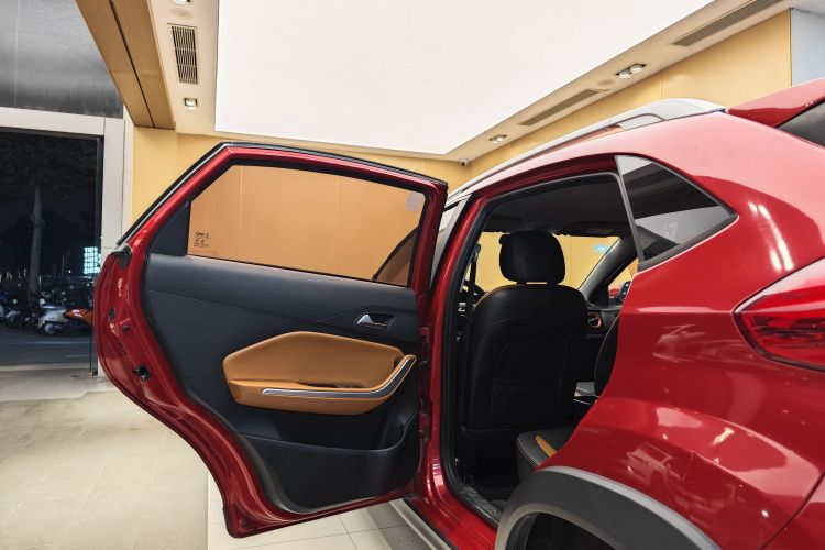 奇瑞 瑞虎3X 2017款 1.5L 手动时尚版车身外观6012