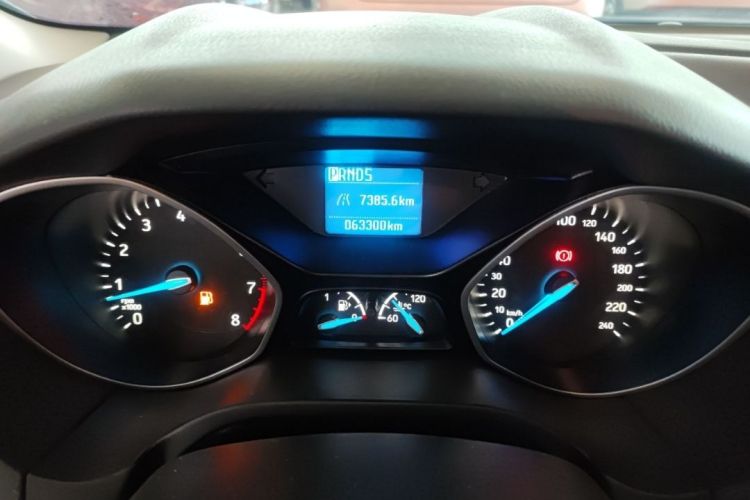 福特 福克斯 2018款 两厢经典 1.6L 自动舒适型智行版中控内饰15