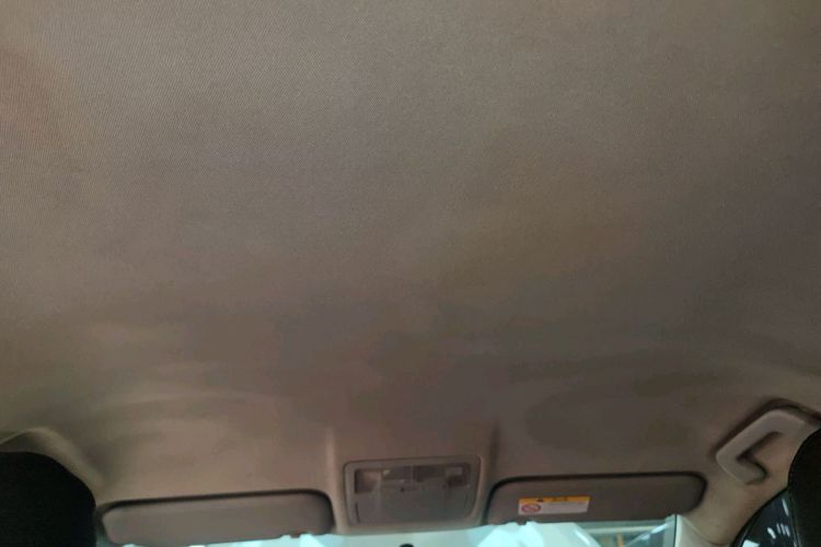 丰田 卡罗拉 2018款 1.2T S-CVT GL智享版中控内饰7007