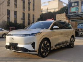 东风奕派 eπ008 2024款 210Max增程版 6座