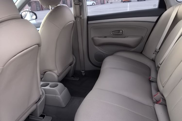 日产 轩逸 2016款 经典 1.6XE 手动领先版车身外观6009