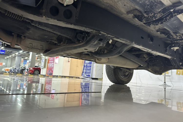 北京BJ40 2024款 2.0T 城市猎人荣耀版局部细节9004