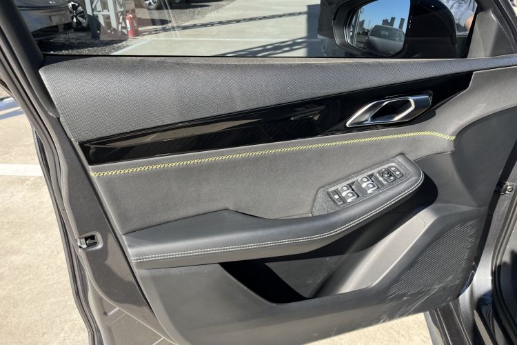 领克03 2023款 1.5TD DCT劲Pro中控内饰7009