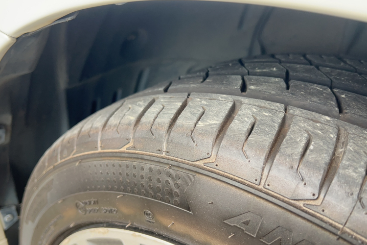 丰田 皇冠 2018款 2.0T 运动版局部细节9003