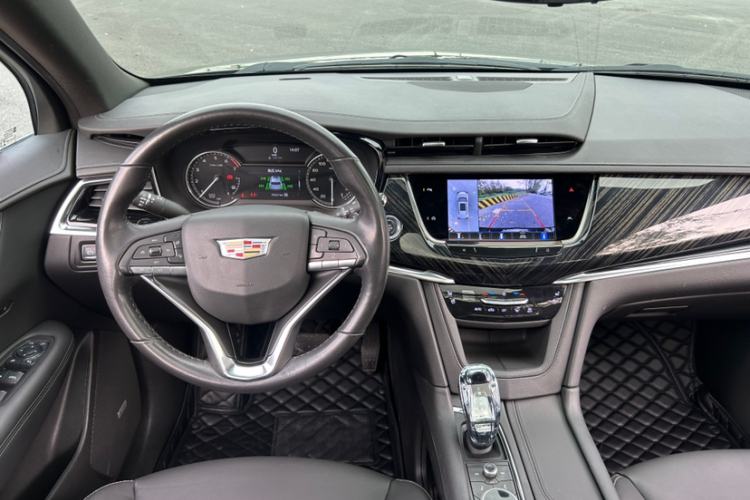 凯迪拉克XT6 2022款 2.0T 六座四驱豪华120周年限量版中控内饰7001