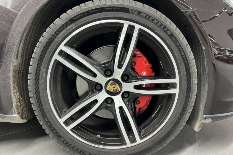 保时捷 2017款 Panamera 4 行政加长版 3.0T车身外观6006