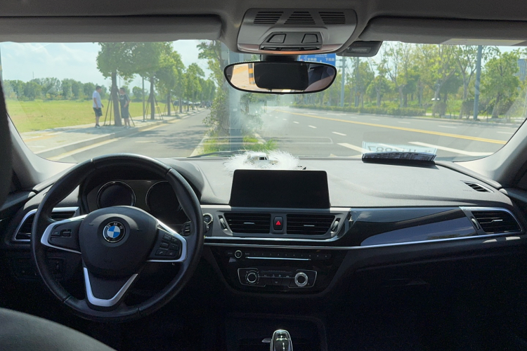 宝马1系 2020款 120i 时尚型中控内饰7003