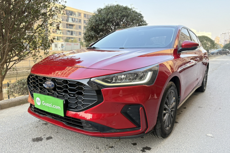 福特 福克斯 2022款 三厢 EcoBoost 180 自动竞速版车身外观6003