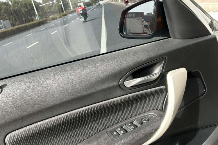 宝马1系(进口) 2016款 118i 领先型中控内饰7004