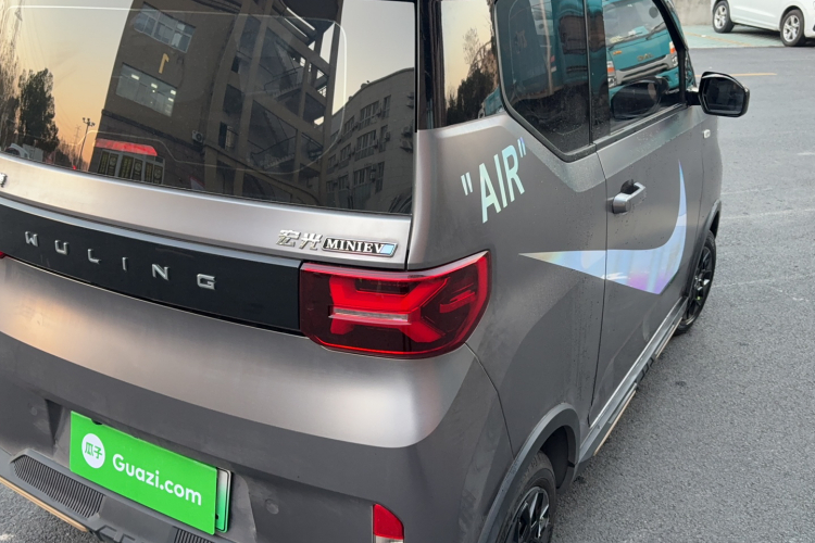 五菱汽车 宏光MINIEV 2022款 GAMEBOY 200km 玩咖款 磷酸铁锂局部细节9004