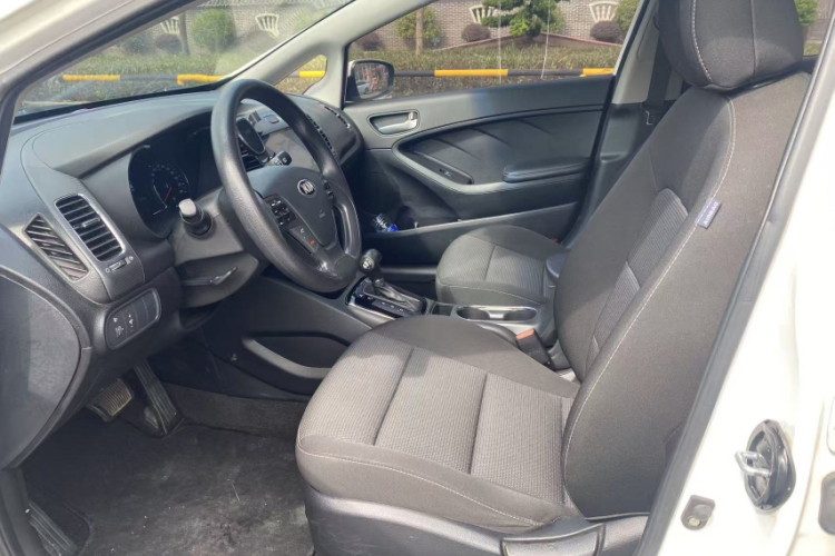 起亚K3 2016款 1.6L 自动天窗版中控内饰7002